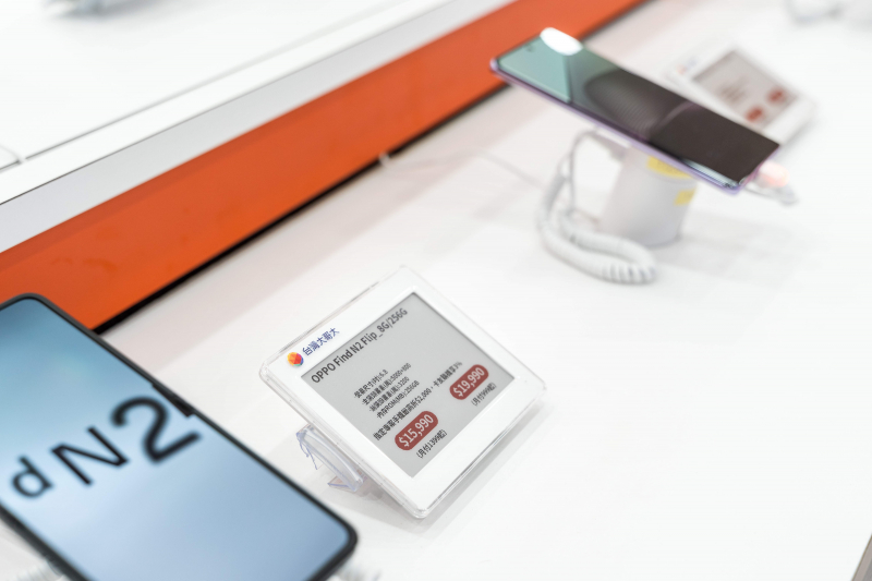 台灣大哥大導入創利空間ELSA電子價格牌系統，減少紙本印製與裁切，亦能即時調整產品價格及庫存標示