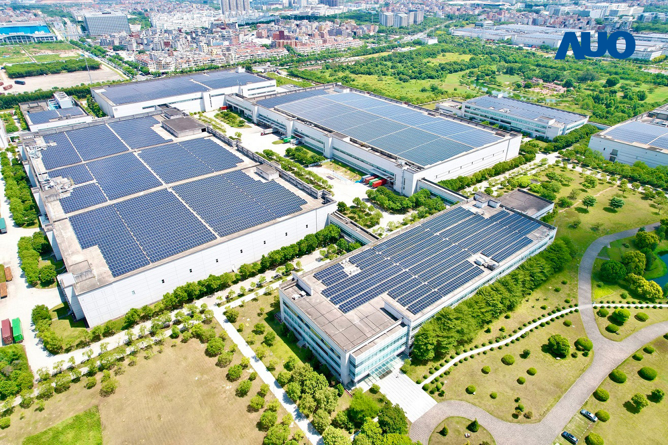 友達廈門推動智慧製造同時，透過綠電創能縱深推進綠色轉型，廠區全屋頂鋪設太陽能板，每年太陽能發電 2,600多萬度