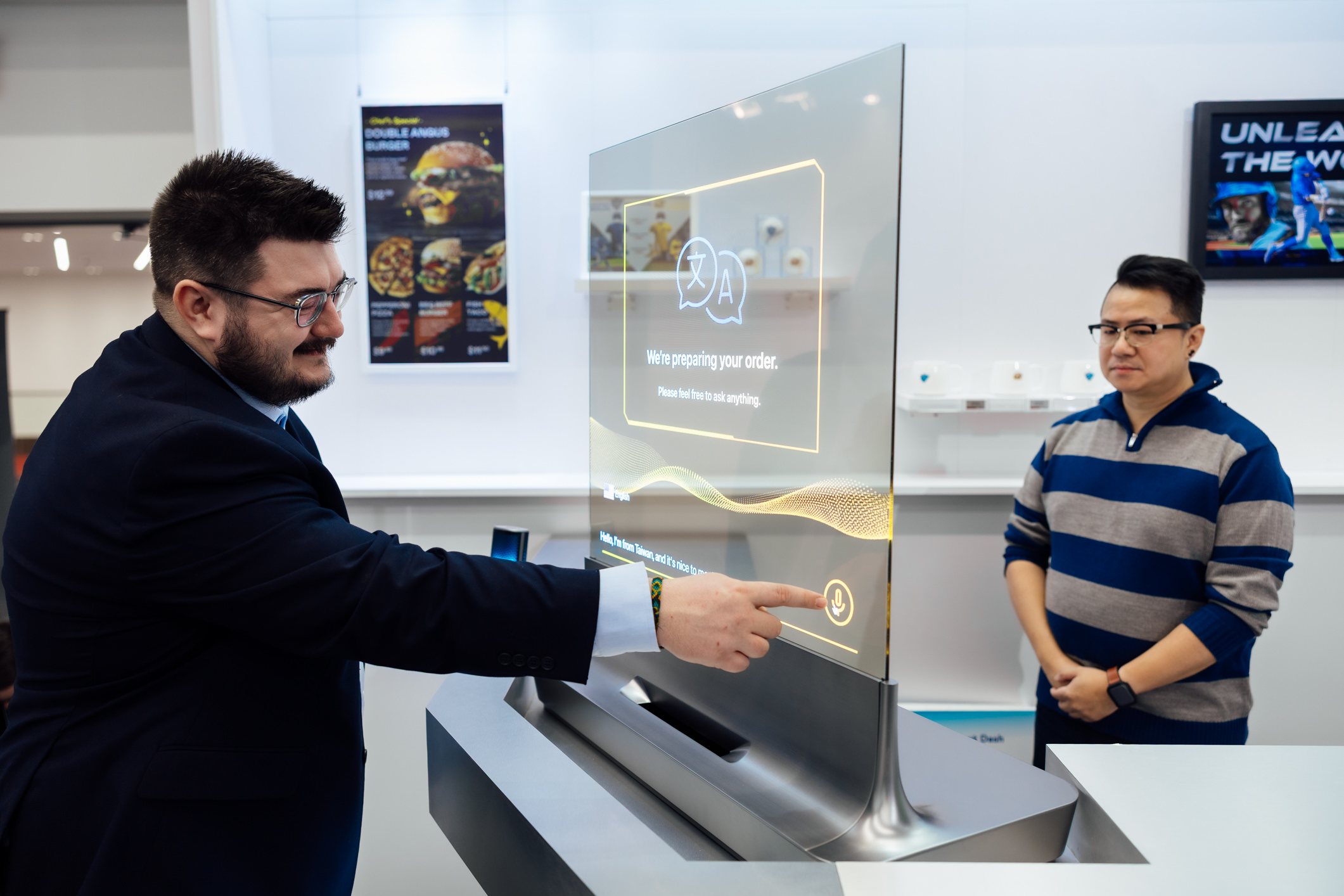 The 42-inch Multilingual AI Ordering System provides real-time multilingual translation while preserving natural eye contact and facial expressions. This enables smooth customer-staff communication and enhances service quality in internationally oriented retail environments.