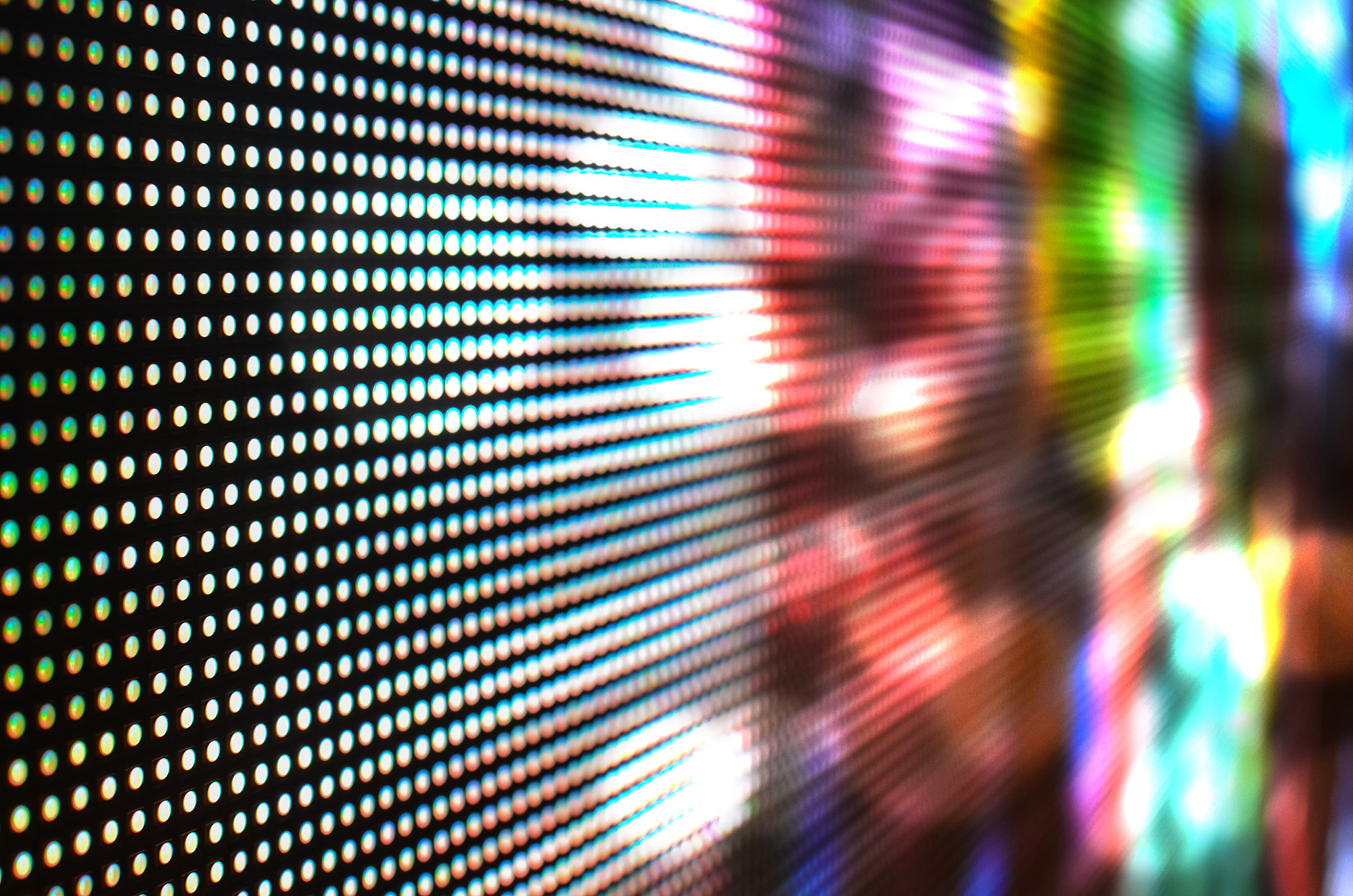 超高亮度、超长寿命